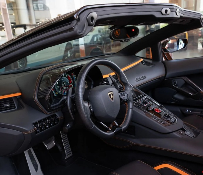 2020 LAMBORGIIHINI AVENTADOR S ROADSER 6.75L 12 Cylinders Orange Black Convertible GCC Specs