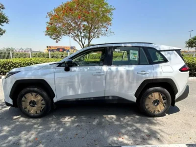 2026 Toyota RAV 4 XLE 2.5 Litres 4 Cylinders Hybrid Engine White Beige SUV GCC Specs