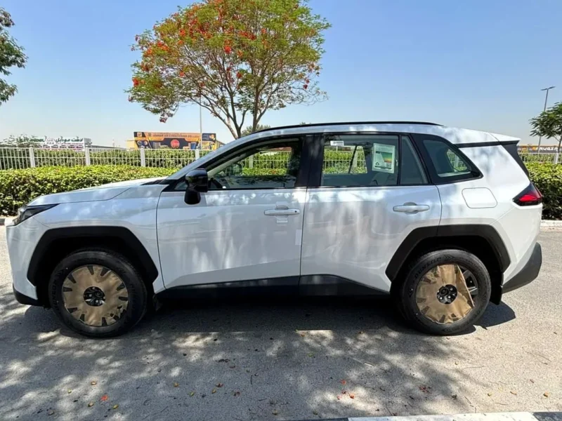 2026 Toyota RAV 4 XLE 2.5 Litres 4 Cylinders Hybrid Engine White Beige SUV GCC Specs