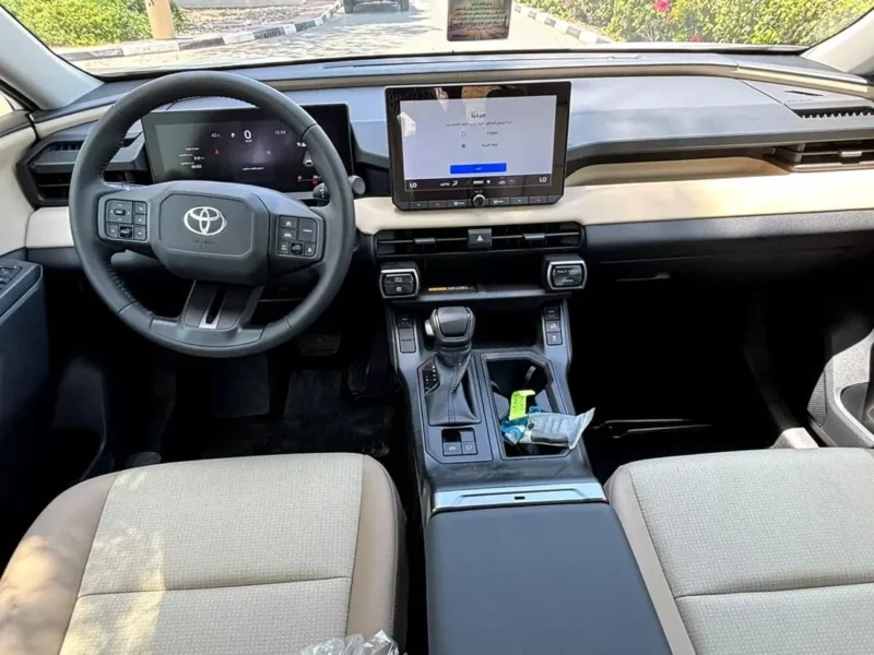 2026 Toyota RAV 4 XLE 2.5 Litres 4 Cylinders Hybrid Engine White Beige SUV GCC Specs