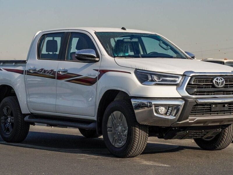 2025 Toyota Hilux GLX-S SR5 2.7 Litres 4 Cylinders Petrol Engine White Burgundy Pickup Truck GCC