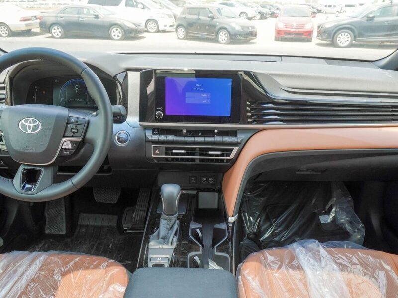 2025 Toyota Camry LE 2.5 Litres 4 Cylinders Hybrid Engine Black Tan Sedan GCC Specs Automatic