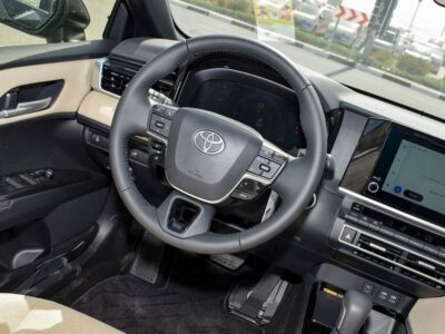 2025 Toyota Camry LE 2.5 Litres 4 Cylinders Petrol Engine Black Beige Sedan GCC Specs