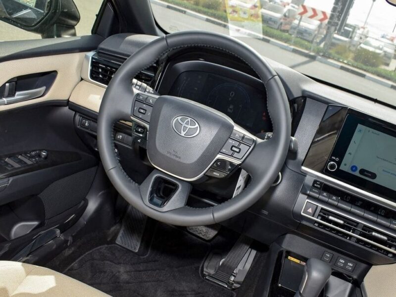 2025 Toyota Camry LE 2.5 Litres 4 Cylinders Petrol Engine Black Beige Sedan GCC Specs