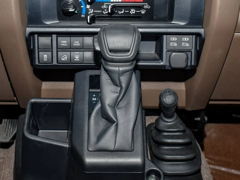 2024 Toyota Land Cruiser 70 HT VXR 4.0 Litres 6 Cylinders Petrol Engine Silver Tan SUV GCC Specs