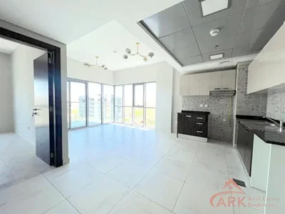642 sqft MAG 550, MAG 5 Boulevard Pool and City Views | Well Maintained | Great Community