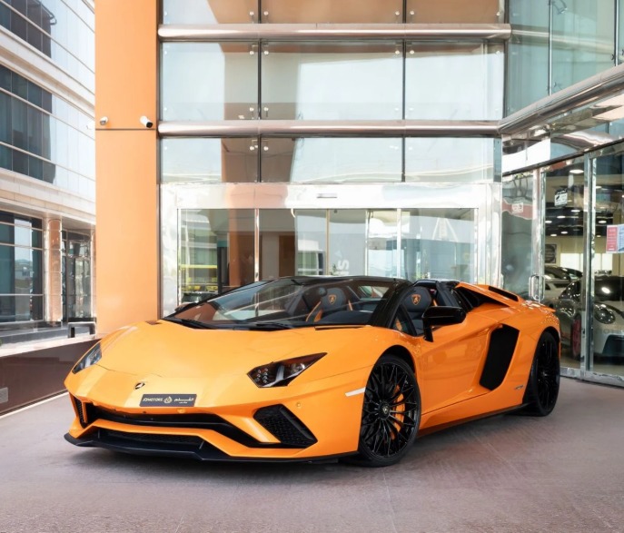 2020 LAMBORGIIHINI AVENTADOR S ROADSER 6.75L 12 Cylinders Orange Black Convertible GCC Specs
