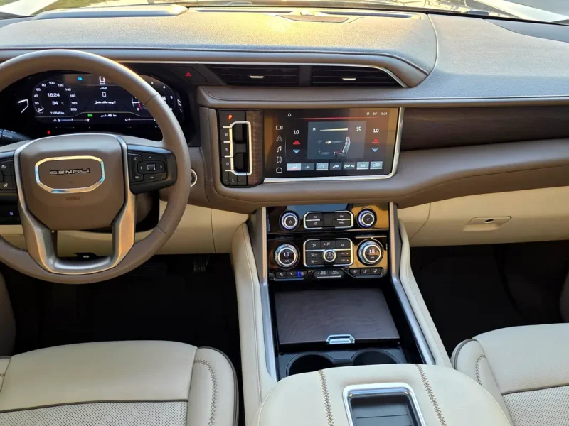 2022 GMC Yukon Denali 6.2 Litres V8 Petrol Engine Black Beige SUV GCC Specs Automatic