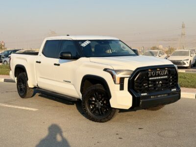 2022 TOYOTA TUNDRA CREWMAX SR5 3.5 Litres V6 Petrol Engine White Black Pickup Truck