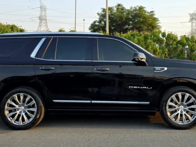 2022 GMC Yukon Denali 6.2 Litres V8 Petrol Engine Black Beige SUV GCC Specs Automatic