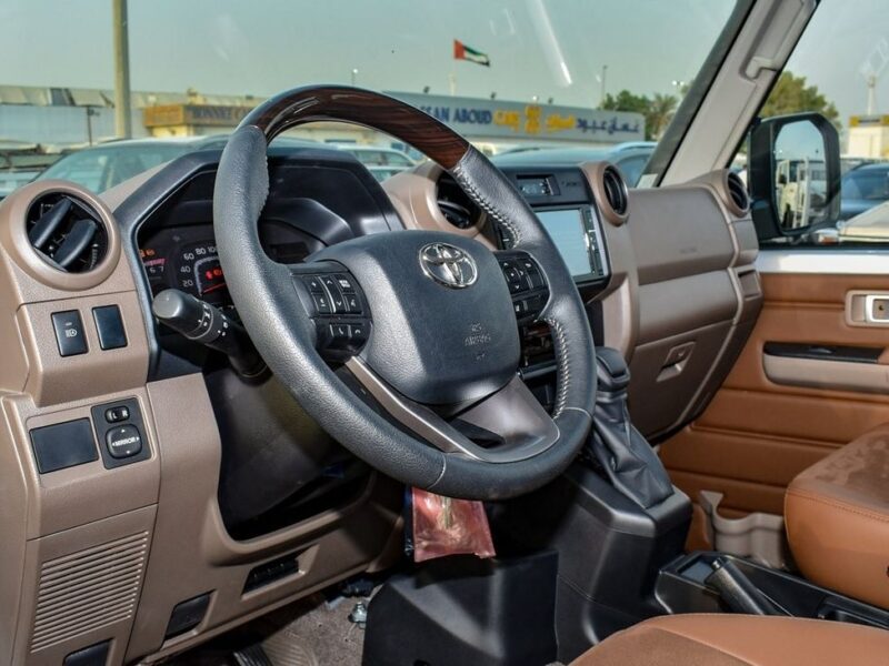 2024 Toyota Land Cruiser 70 HT VXR 4.0 Litres 6 Cylinders Petrol Engine Silver Tan SUV GCC Specs