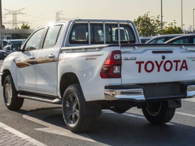 2025 Toyota Hilux GLX-S SR5 2.7 Litres 4 Cylinders Petrol Engine White Burgundy Pickup Truck GCC