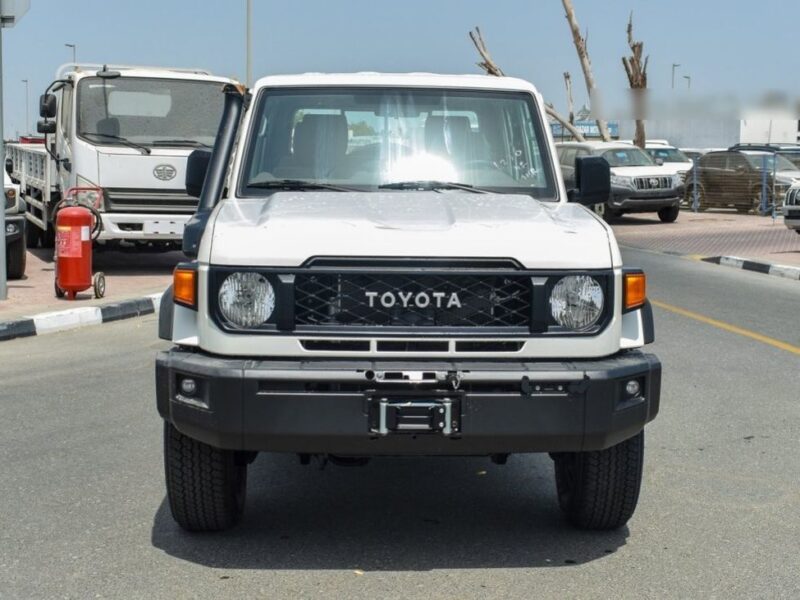 2024 Toyota Land Cruiser DC 4.0 Litres 6 Cylinders Petrol Engine White Beige Pickup Truck GCC Specs
