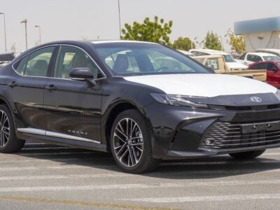 2025 Toyota Camry LE 2.5 Litres 4 Cylinders Hybrid Engine Black Tan Sedan GCC Specs Automatic