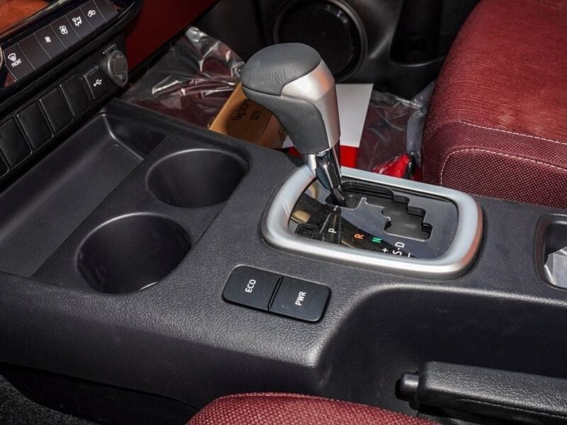 2025 Toyota Hilux GLX-S SR5 2.7 Litres 4 Cylinders Petrol Engine White Burgundy Pickup Truck GCC