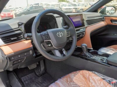 2025 Toyota Camry LE 2.5 Litres 4 Cylinders Hybrid Engine Black Tan Sedan GCC Specs Automatic
