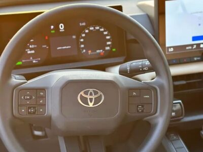 2026 Toyota RAV 4 LE 2.5 Litres 4 Cylinders Hybrid Engine Blue Beige SUV GCC Specs