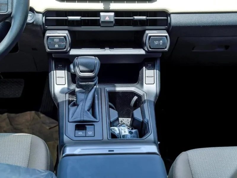 2026 Toyota RAV 4 LE 2.5 Litres 4 Cylinders Hybrid Engine Black Beige SUV GCC Specs