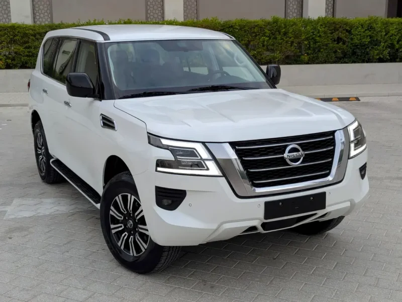 2021 Nissan Patrol 4.0 Litres 6 Cylinders Petrol Engine White Black SUV GCC Specs