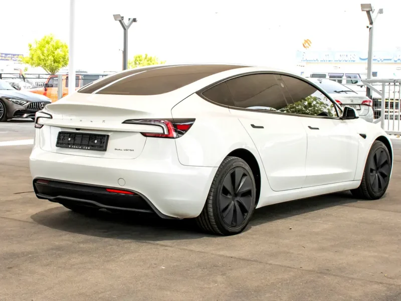 2025 Tesla Model 3 Long Range AWD Electric Vehicle 650+ KM Range White Black Sedan GCC Specs