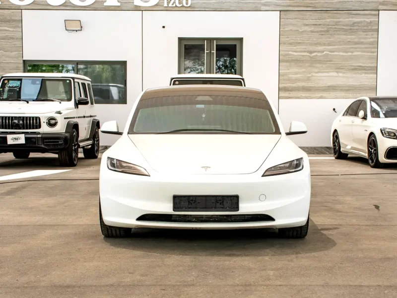 2025 Tesla Model 3 Long Range AWD Electric Vehicle 650+ KM Range White Black Sedan GCC Specs