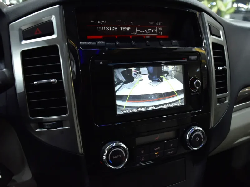 2019 Mitsubishi Pajero GLS 6 Cylinders Petrol Engine White Beige SUV GCC Specs Automatic