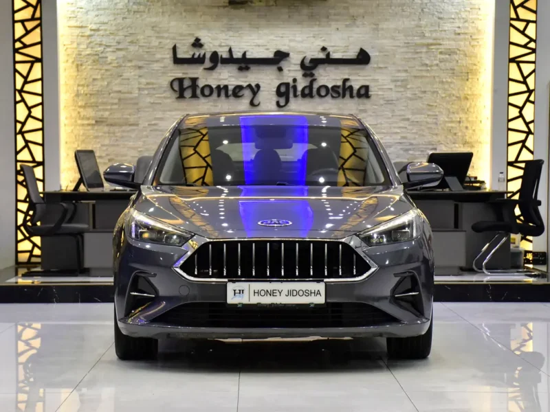 2023 JAC J7 Luxury 4 Cylinders petrol Engine Grey Beige Sedan GCC Specs Automatic
