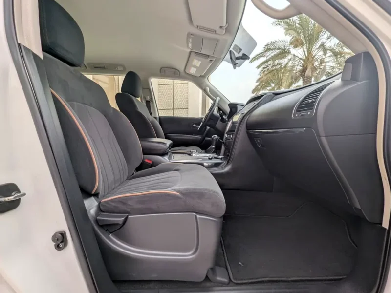2021 Nissan Patrol 4.0 Litres 6 Cylinders Petrol Engine White Black SUV GCC Specs
