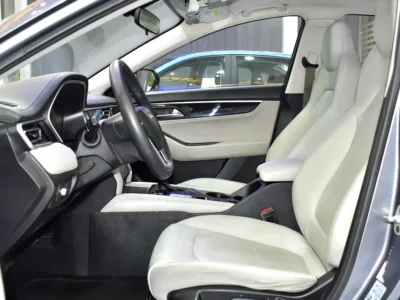 2023 JAC J7 Luxury 4 Cylinders petrol Engine Grey Beige Sedan GCC Specs Automatic