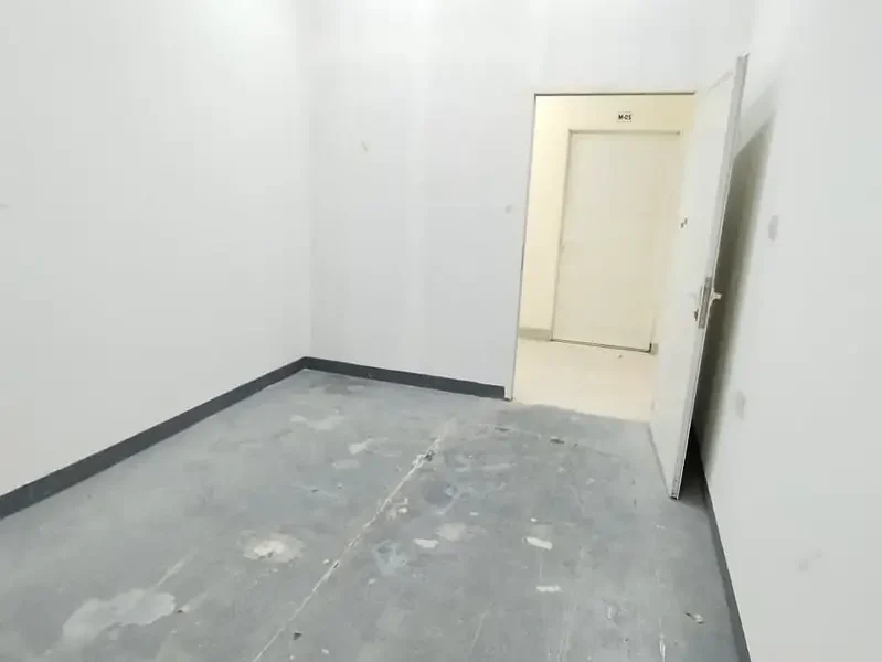 Al Quoz Industrial 4 375 sqft Ground Small Size with Good Height Warehouse Available