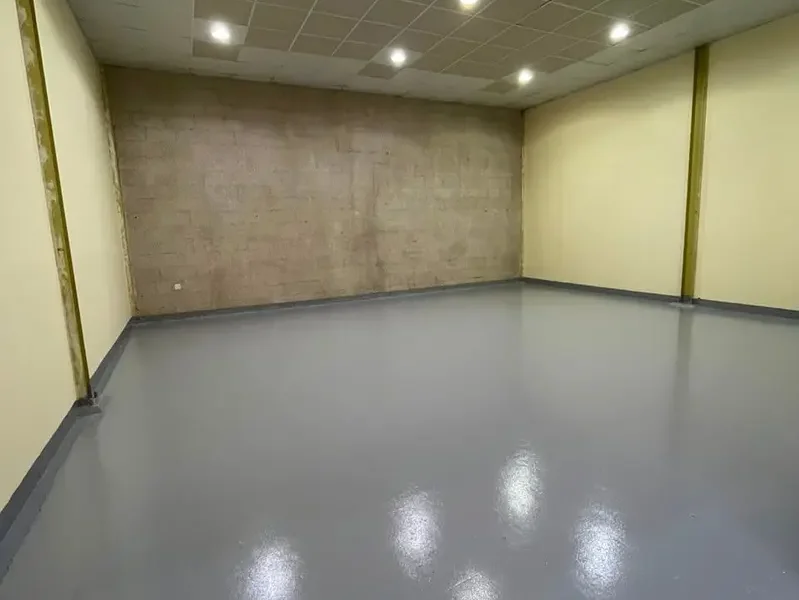800 sqft LARGE AND EFFICIENT WAREHOUSE SPACE OFFERING CONVENIENCE, ACCESSIBILTY AND FLEXIBLE USAGE