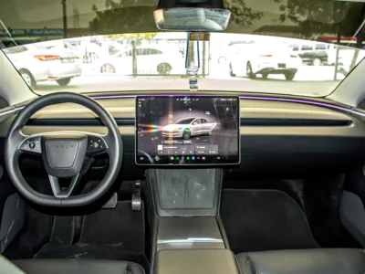 2025 Tesla Model 3 Long Range AWD Electric Vehicle 650+ KM Range White Black Sedan GCC Specs