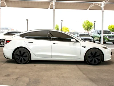 2025 Tesla Model 3 Long Range AWD Electric Vehicle 650+ KM Range White Black Sedan GCC Specs