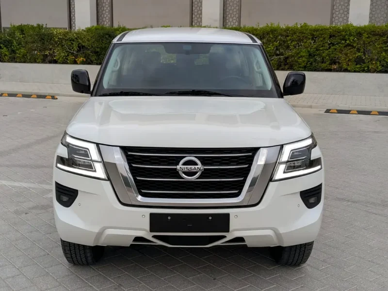 2021 Nissan Patrol 4.0 Litres 6 Cylinders Petrol Engine White Black SUV GCC Specs