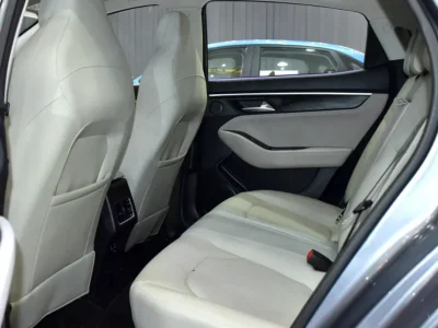 2023 JAC J7 Luxury 4 Cylinders petrol Engine Grey Beige Sedan GCC Specs Automatic