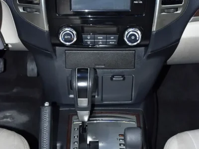 2019 Mitsubishi Pajero GLS 6 Cylinders Petrol Engine White Beige SUV GCC Specs Automatic