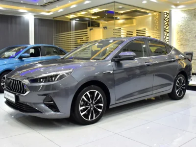 2023 JAC J7 Luxury 4 Cylinders petrol Engine Grey Beige Sedan GCC Specs Automatic