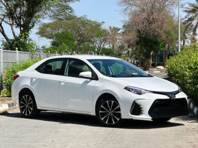 2017 Toyota Corolla SE 1.8 Litres V4 Petrol Engine White Grey Sedan American Specs