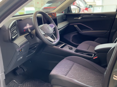 2026 Volkswagen Tiguan 2.0-liter Turbocharged 4-cylinder Petrol Engine Green Black SUV