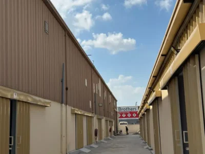 900 sqft EXPANSIVE AND FULLY MAINTAINED STORAGE WAREHOUSE FOR RENT AVAILABLE IN AL QUOZ 1
