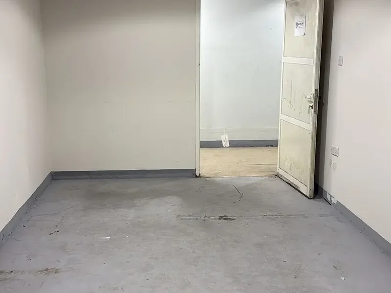 250 sqft PRIME LOCATION AND WELL MAINTAINED STORAGE WAREHOUSE UNIT FOR RENT IN AL QUOZ 4