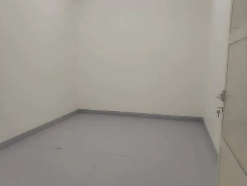 250 sqft PRIME LOCATION AND WELL MAINTAINED STORAGE WAREHOUSE UNIT FOR RENT IN AL QUOZ 4