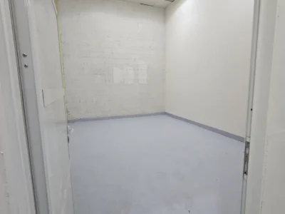 280 sqft WELL MAINTAINED AND READY TO USE STORAGE WAREHOUSE UNIT IN AL QUOZ 4