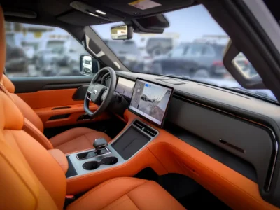 2026 Rox 01 VIP Edition 4 Cylinders Plug-in Hybrid Engine Black Orange SUV Chinese Specs