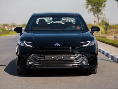 2026 TOYOTA CAMRY GLE 2.5L Dynamic Force 4 Cylinders Petrol Engine Black Brown Sedan GCC
