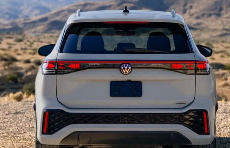 2026 Volkswagen Tiguan 2.0-liter Turbocharged 4-cylinder Petrol Engine Grey Black SUV