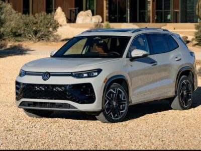 2026 Volkswagen Tiguan 2.0-liter Turbocharged 4-cylinder Petrol Engine Grey Black SUV