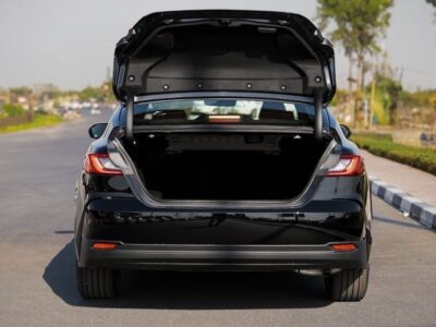 2026 TOYOTA CAMRY GLE 2.5L Dynamic Force 4 Cylinders Petrol Engine Black Brown Sedan GCC