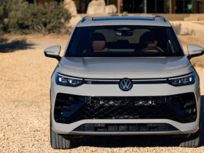 2026 Volkswagen Tiguan 2.0-liter Turbocharged 4-cylinder Petrol Engine Grey Black SUV