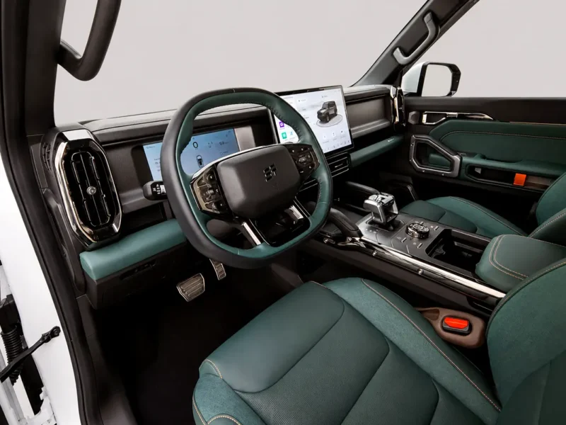 2026 Jetour T2 Traveler Plus 2.0L Turbocharged 4 Cylinders Petrol Engine White Green SUV GCC